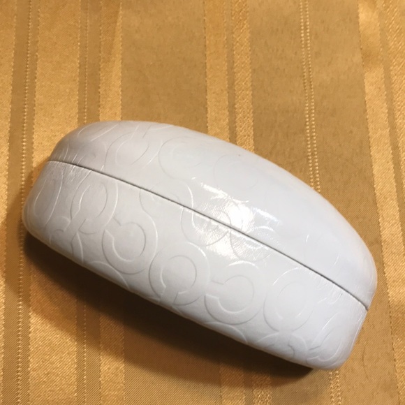 Coach very nice case for sunglasses - Picture 3 of 7